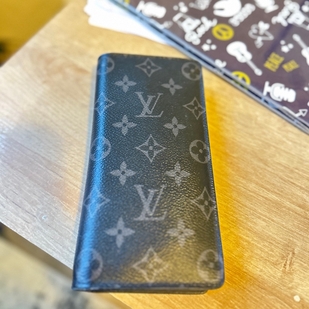 authentic LV men wallet